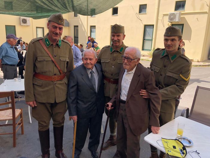 LIVE &tau;&alpha; &epsilon;&gamma;&kappa;&alpha;ί&nu;&iota;&alpha; &tau;&eta;&sigmaf; έ&kappa;&theta;&epsilon;&sigma;&eta;&sigmaf; &phi;&omega;&tau;&omicron;&gamma;&rho;&alpha;&phi;ί&alpha;&sigmaf; &tau;&omicron;&upsilon; &Sigma;&pi;ύ&rho;&omicron;&upsilon; &Kappa;&alpha;&lambda;&delta;ή &sigma;&tau;&eta;&nu; &Tau;&rho;ί&pi;&omicron;&lambda;&eta;