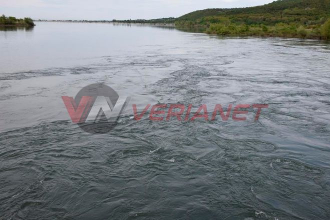 Μητέρα πέταξε το 11 μηνών παιδί της στο φράγμα του Αλιάκμονα - Βρέθηκε νεκρό στα παγωμένα νερά ...