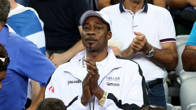 Έ&phi;&upsilon;&gamma;&epsilon; &alpha;&pi;ό &tau;&eta; &zeta;&omega;ή &omicron; &pi;&alpha;&tau;έ&rho;&alpha;&sigmaf; &tau;&omega;&nu; &Alpha;&nu;&tau;&epsilon;&tau;&omicron;&kappa;&omicron;ύ&nu;&mu;&pi;&omicron; ... &alpha;&pi;ό &alpha;&nu;&alpha;&kappa;&omicron;&pi;ή &kappa;&alpha;&rho;&delta;&iota;ά&sigmaf; (vd)