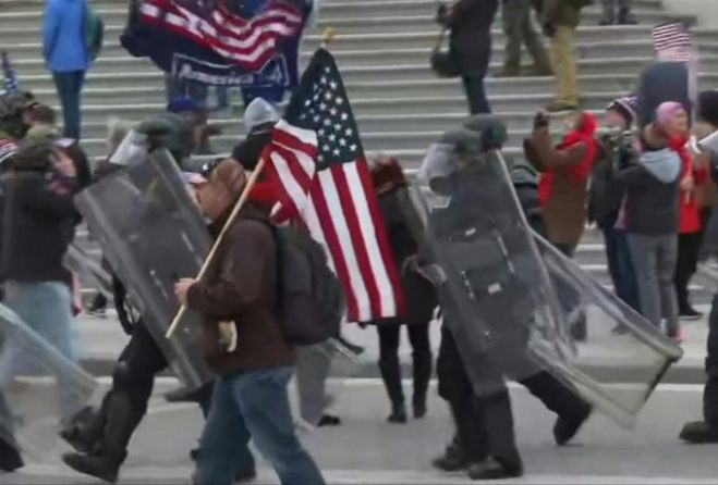 &Alpha;&nu;&omicron;&iota;&chi;&tau;ό &tau;&omicron; &epsilon;&nu;&delta;&epsilon;&chi;ό&mu;&epsilon;&nu;&omicron; &kappa;&alpha;&theta;&alpha;ί&rho;&epsilon;&sigma;&eta;&sigmaf; &Tau;&rho;&alpha;&mu;&pi;: &laquo;&Psi;&upsilon;&chi;&iota;&kappa;ά ά&rho;&rho;&omega;&sigma;&tau;&omicron;&sigmaf;, &alpha;&nu;ί&kappa;&alpha;&nu;&omicron;&sigmaf; &nu;&alpha; &delta;&iota;&alpha;&chi;&epsilon;&iota;&rho;&iota;&sigma;&tau;&epsilon;ί &tau;&eta;&nu; ή&tau;&tau;&alpha;&raquo; (vd)