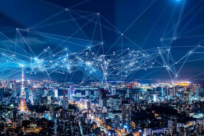 Έ&xi;&upsilon;&pi;&nu;&epsilon;&sigmaf; &pi;ό&lambda;&epsilon;&iota;&sigmaf;: &Eta; &tau;&epsilon;&chi;&nu;&omicron;&lambda;&omicron;&gamma;ί&alpha; &tau;&omicron; &delta;&epsilon;&xi;ί &chi;έ&rho;&iota; &tau;&eta;&sigmaf; &tau;&omicron;&pi;&iota;&kappa;ή&sigmaf; &alpha;&upsilon;&tau;&omicron;&delta;&iota;&omicron;ί&kappa;&eta;&sigma;&eta;&sigmaf;