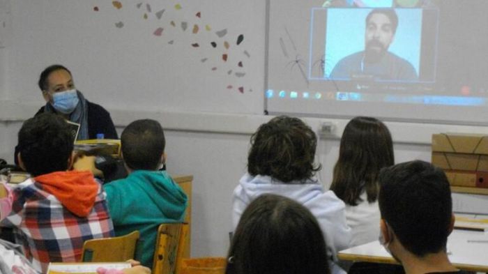 Ο Νίκος Φλώρος μίλησε διαδικτυακά σε σχολείο της Κρήτης για τη μοντέρνα τέχνη!