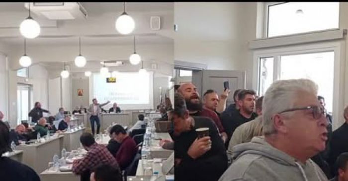 Παπακωνσταντίνου: "Δεν θα ζητήσουμε Πιστοποιητικό Γέννησης και Πιστοποιητικό «Φρονημάτων» από τον Πρόεδρο του Περιφερειακού Συμβουλίου"