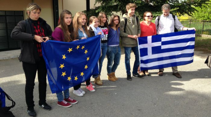 &Sigma;&upsilon;&nu;ά&nu;&tau;&eta;&sigma;&eta; &Epsilon;&upsilon;&rho;&omega;&pi;&alpha;ϊ&kappa;ώ&nu; &Sigma;&chi;&omicron;&lambda;&epsilon;ί&omega;&nu; έ&gamma;&iota;&nu;&epsilon; &sigma;&tau;&omicron; &Lambda;&epsilon;&beta;ί&delta;&iota; (&epsilon;&iota;&kappa;ό&nu;&epsilon;&sigmaf;)