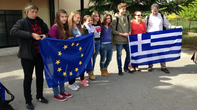 &Sigma;&upsilon;&nu;ά&nu;&tau;&eta;&sigma;&eta; &Epsilon;&upsilon;&rho;&omega;&pi;&alpha;ϊ&kappa;ώ&nu; &Sigma;&chi;&omicron;&lambda;&epsilon;ί&omega;&nu; έ&gamma;&iota;&nu;&epsilon; &sigma;&tau;&omicron; &Lambda;&epsilon;&beta;ί&delta;&iota; (&epsilon;&iota;&kappa;ό&nu;&epsilon;&sigmaf;)