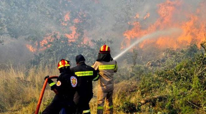 Ανανεώνεται η θητεία 1500 πυροσβεστών εποχικής απασχόλησης!