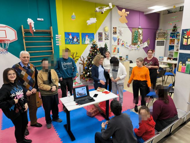 &Eta; &laquo;&Mu;&alpha;&gamma;&iota;&kappa;ή &Gamma;&alpha;&lambda;έ&rho;&alpha; &tau;&omega;&nu; &Gamma;&iota;&omicron;&rho;&tau;ώ&nu;&raquo; &sigma;&tau;&omicron; &Kappa;&Delta;&Alpha;&Pi; &Mu;&Epsilon;&Alpha; &tau;&omicron;&upsilon; &Delta;ή&mu;&omicron;&upsilon; &Tau;&rho;ί&pi;&omicron;&lambda;&eta;&sigmaf; (&epsilon;&iota;&kappa;ό&nu;&epsilon;&sigmaf;)