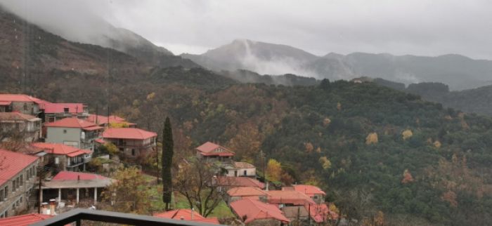 Πεζοπορία στο χωριό Σέρβου