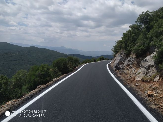 Ασφαλτοστρώσεις στους δρόμους &quot;Βιδιάκι - Καρδαρίτσι&quot; και &quot;Σέρβου - Κοκκινοράχη&quot; (εικόνες)