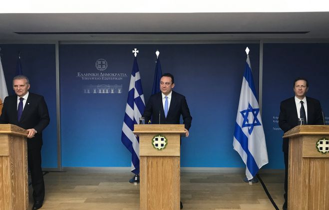 &Beta;&lambda;ά&sigma;&eta;&sigmaf; | &Tau;&rho;&iota;&mu;&epsilon;&rho;ή&sigmaf; &sigma;&upsilon;&nu;ά&nu;&tau;&eta;&sigma;&eta; &Epsilon;&lambda;&lambda;ά&delta;&alpha;&sigmaf; - &Kappa;ύ&pi;&rho;&omicron;&upsilon; - &Iota;&sigma;&rho;&alpha;ή&lambda; &mu;&epsilon;&tau;ά &tau;&iota;&sigmaf; &upsilon;&pi;&omicron;&gamma;&rho;&alpha;&phi;έ&sigmaf; &gamma;&iota;&alpha; &tau;&omicron;&nu; East Med!