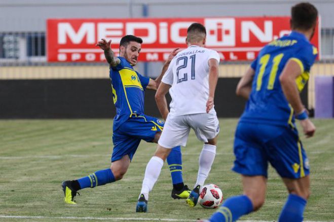 &Phi;&iota;&lambda;&iota;&kappa;ή &iota;&sigma;&omicron;&pi;&alpha;&lambda;ί&alpha; &gamma;&iota;&alpha; &Alpha;&sigma;&tau;έ&rho;&alpha; &kappa;&alpha;&iota; &Alpha;&tau;&rho;ό&mu;&eta;&tau;&omicron; (&epsilon;&iota;&kappa;ό&nu;&epsilon;&sigmaf;)