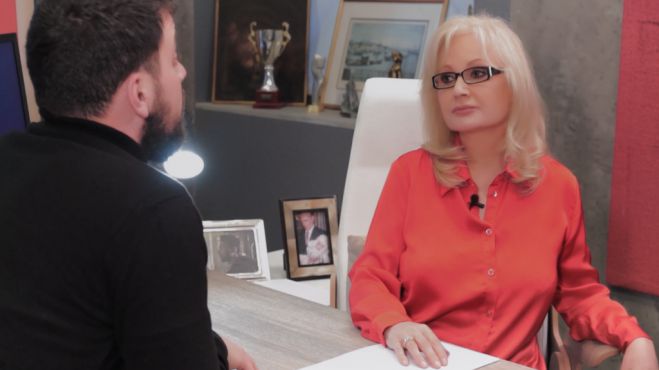 &Mu;ά&nu;&omicron;&sigmaf; &sigma;&tau;&eta; &Nu;&iota;&kappa;&omicron;&lambda;&omicron;ύ&lambda;&eta;: "&Epsilon;ί&delta;&alpha; &tau;&eta;&nu; &Tau;&zeta;&omega;&rho;&tau;&zeta;ί&nu;&alpha; &zeta;&omega;&nu;&tau;&alpha;&nu;ή &kappa;&alpha;&iota; &tau;&eta; &Rho;&omicron;ύ&lambda;&alpha; &nu;&epsilon;&kappa;&rho;ή&hellip;" (vd)