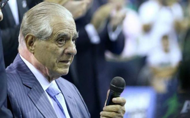 &Pi;έ&theta;&alpha;&nu;&epsilon; &omicron; &Pi;&alpha;ύ&lambda;&omicron;&sigmaf; &Gamma;&iota;&alpha;&nu;&nu;&alpha;&kappa;ό&pi;&omicron;&upsilon;&lambda;&omicron;&sigmaf;