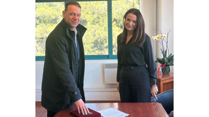 &Pi;&alpha;&nu;&alpha;&rho;&kappa;&alpha;&delta;&iota;&kappa;ό &Nu;&omicron;&sigma;&omicron;&kappa;&omicron;&mu;&epsilon;ί&omicron; &Tau;&rho;ί&pi;&omicron;&lambda;&eta;&sigmaf; | &Nu;έ&omicron;&sigmaf; &iota;&alpha;&tau;&rho;ό&sigmaf; &Nu;&epsilon;&upsilon;&rho;&omicron;&chi;&epsilon;&iota;&rho;&omicron;&upsilon;&rho;&gamma;&iota;&kappa;ή&sigmaf; o &Kappa;&omega;&nu;&sigma;&tau;&alpha;&nu;&tau;ί&nu;&omicron;&sigmaf; &Eta;&lambda;ί&alpha;&sigmaf;