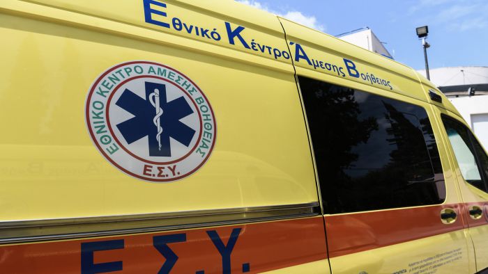 Τροχαίο σε χωριό της Μεγαλόπολης | Πάλι δεν υπήρχε διαθέσιμος οδηγός ασθενοφόρου, ήρθε το ΕΚΑΒ από την Τρίπολη