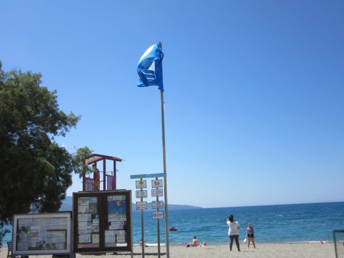&quot;Γαλάζιες σημαίες&quot; σε παραλίες της Καλαμάτας!