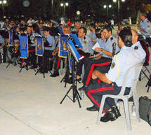 &Epsilon;&xi;&alpha;&iota;&rho;&epsilon;&tau;&iota;&kappa;ή &beta;&rho;&alpha;&delta;&iota;ά &sigma;&tau;&eta;&nu; &Tau;&rho;ί&pi;&omicron;&lambda;&eta; &upsilon;&pi;ό &tau;&iota;&sigmaf; &mu;&epsilon;&lambda;&omega;&delta;ί&epsilon;&sigmaf; &tau;&eta;&sigmaf; &Phi;&iota;&lambda;&alpha;&rho;&mu;&omicron;&nu;&iota;&kappa;ή&sigmaf; (video)!