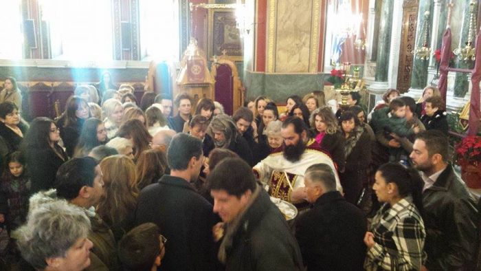 Χριστούγεννα με Εκκλησίες γεμάτες από κόσμο στην Τρίπολη (εικόνες)