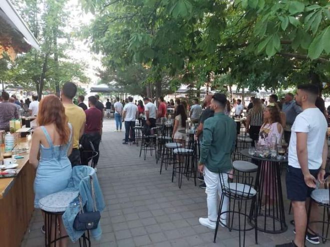 &Eta; &phi;&omega;&tau;&omicron;&gamma;&rho;&alpha;&phi;ί&alpha; &alpha;&pi;ό &tau;&eta;&nu; &Tau;&rho;ί&pi;&omicron;&lambda;&eta; &pi;&omicron;&upsilon; &kappa;ά&nu;&epsilon;&iota; &tau;&omicron; &gamma;ύ&rho;&omicron; &tau;&omicron;&upsilon; &delta;&iota;&alpha;&delta;&iota;&kappa;&tau;ύ&omicron;&upsilon; &kappa;&alpha;&iota; &mu;ά&sigmaf; &gamma;&epsilon;&mu;ί&zeta;&epsilon;&iota; &upsilon;&pi;&epsilon;&rho;&eta;&phi;ά&nu;&epsilon;&iota;&alpha;!