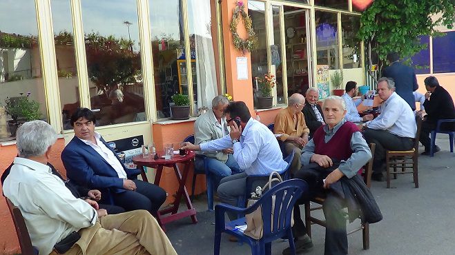 &Gamma;&iota;&alpha;&nu;&nu;&alpha;&kappa;&omicron;ύ&rho;&alpha;&sigmaf;: &laquo;&Eta; &lambda;ί&mu;&nu;&eta; &Lambda;ά&delta;&omega;&nu;&alpha; &epsilon;ί&nu;&alpha;&iota; &gamma;&iota;&alpha; &epsilon;&mu;ά&sigmaf; &tau;&omicron; &delta;&iota;&alpha;&mu;ά&nu;&tau;&iota; &tau;&eta;&sigmaf; &Gamma;&omicron;&rho;&tau;&upsilon;&nu;ί&alpha;&sigmaf;&raquo;