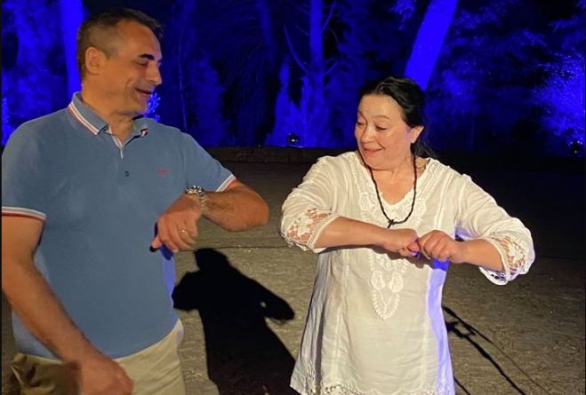 &Chi;&alpha;&iota;&rho;&epsilon;&tau;&iota;&sigma;&mu;ό&sigmaf; &mu;&epsilon; ... &alpha;&gamma;&kappa;ώ&nu;&epsilon;&sigmaf; &gamma;&iota;&alpha; &Tau;&zeta;&iota;&omicron;ύ&mu;&eta; &kappa;&alpha;&iota; &Mu;&pi;&omicron;&tau;έ&lambda;&lambda;&eta;!