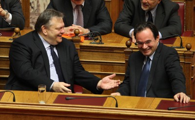 Ονόματα συγγενών του Παπακωνσταντίνου είχαν διαγραφεί από τη "λίστα Λαγκάρντ" – Εκτός ΠΑΣΟΚ ο πρώην Υπουργός