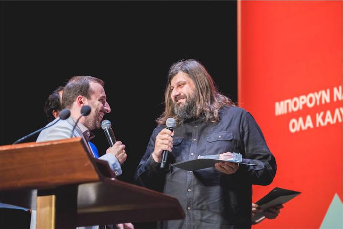 &Omicron; &Zeta;&alpha;&tau;&omicron;&upsilon;&nu;ί&tau;&eta;&sigmaf; &epsilon;&iota;&kappa;&omicron;&nu;&omicron;&gamma;&rho;ά&phi;&omicron;&sigmaf;, &Kappa;ώ&sigma;&tau;&alpha;&sigmaf; &Theta;&epsilon;&omicron;&chi;ά&rho;&eta;&sigmaf;, &alpha;&nu;ά&mu;&epsilon;&sigma;&alpha; &sigma;&tau;&omicron;&upsilon;&sigmaf; 200 &kappa;&alpha;&lambda;ύ&tau;&epsilon;&rho;&omicron;&upsilon;&sigmaf; &tau;&omicron;&upsilon; &kappa;ό&sigma;&mu;&omicron;&upsilon;!