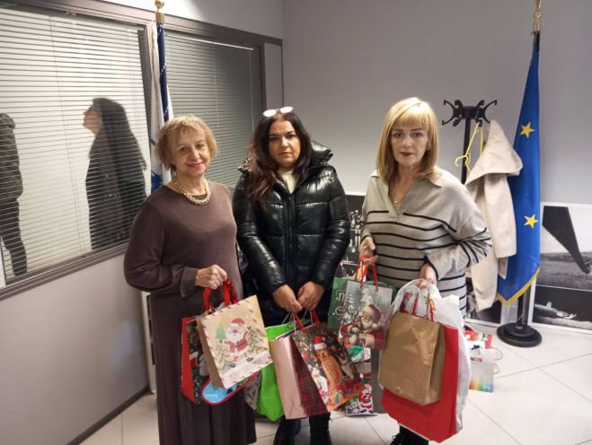 Δώρα αγάπης από τους συμμετέχοντες του 3ου Santa Walk για τα παιδιά των κοινωνικών δομων του  Δήμου Τρίπολης