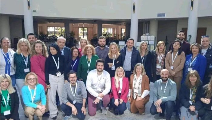 &Omicron; &Delta;ή&mu;&omicron;&sigmaf; &Tau;&rho;ί&pi;&omicron;&lambda;&eta;&sigmaf; &sigma;&tau;&eta;&nu; 1&eta; &sigma;&upsilon;&nu;ά&nu;&tau;&eta;&sigma;&eta; &epsilon;&theta;&nu;&iota;&kappa;&omicron;ύ &delta;&iota;&kappa;&tau;ύ&omicron;&upsilon; Europe Goes Local