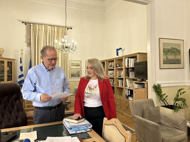 &Mu;ί&alpha; &alpha;&kappa;ό&mu;&alpha; &nu;έ&alpha; &tau;&alpha;&kappa;&tau;&iota;&kappa;ή &upsilon;&pi;ά&lambda;&lambda;&eta;&lambda;&omicron;&sigmaf; &omicron;&rho;&kappa;ί&sigma;&tau;&eta;&kappa;&epsilon; &sigma;&tau;&eta;&nu; &Pi;&epsilon;&rho;&iota;&phi;έ&rho;&epsilon;&iota;&alpha; &Pi;&epsilon;&lambda;&omicron;&pi;&omicron;&nu;&nu;ή&sigma;&omicron;&upsilon;