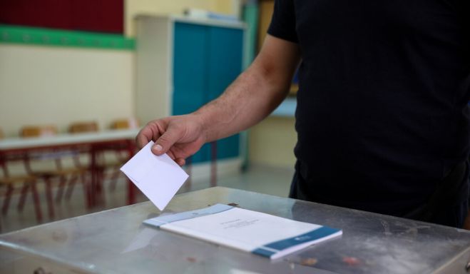 Δημοσκόπηση δείχνει ότι η ΝΔ παραμένει πρώτη αλλά υποχωρεί στο 23%!