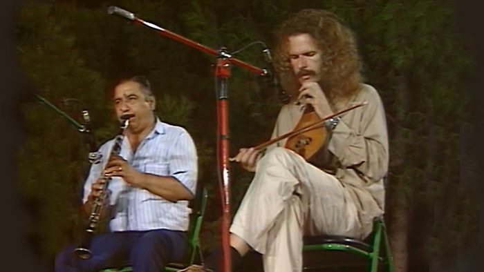 &Eta; &sigma;&upsilon;&nu;&alpha;&upsilon;&lambda;ί&alpha; Ross Daly &sigma;&tau;&omicron; &Lambda;&epsilon;&omega;&nu;ί&delta;&iota;&omicron; &sigma;&tau;&iota;&sigmaf; 10 &Alpha;&upsilon;&gamma;&omicron;ύ&sigma;&tau;&omicron;&upsilon; 1988! (vd)