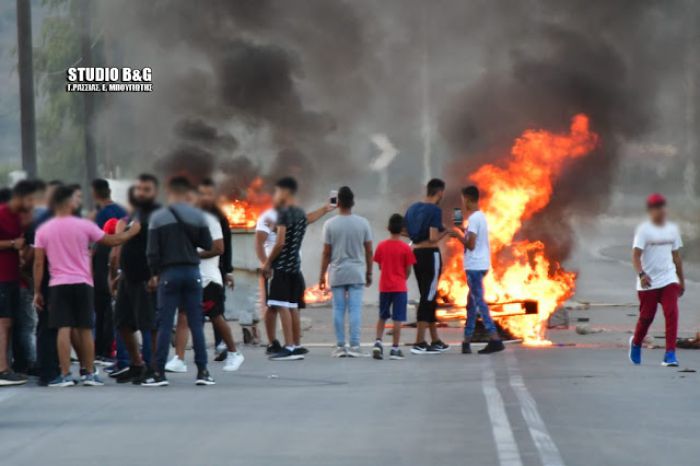 Έ&kappa;&lambda;&epsilon;&iota;&sigma;&alpha;&nu; &delta;&rho;ό&mu;&omicron; &kappa;&alpha;&iota; &sigma;&tau;&eta;&nu; &Alpha;&rho;&gamma;&omicron;&lambda;ί&delta;&alpha; &omicron;&iota; &Rho;&omicron;&mu;ά (vd)