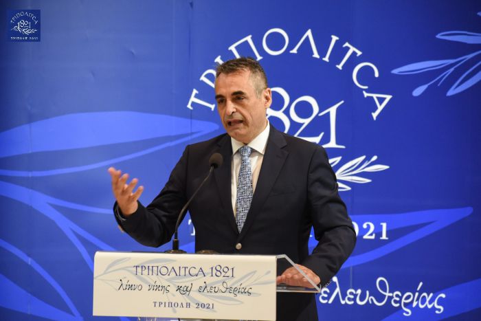 &Kappa;ώ&sigma;&tau;&alpha;&sigmaf; &Tau;&zeta;&iota;&omicron;ύ&mu;&eta;&sigmaf;: &laquo;&Eta; &Tau;&Rho;&Iota;&Pi;&Omicron;&Lambda;&Eta; &tau;&omicron;&upsilon; &pi;&omicron;&lambda;&iota;&tau;&iota;&sigma;&mu;&omicron;ύ &kappa;&alpha;&iota; &tau;&eta;&sigmaf; &sigma;&pi;&omicron;&nu;&delta;ή&sigmaf; &sigma;&tau;&omicron; 21 &xi;&epsilon;&kappa;ί&nu;&eta;&sigma;&epsilon;&raquo; (vd)