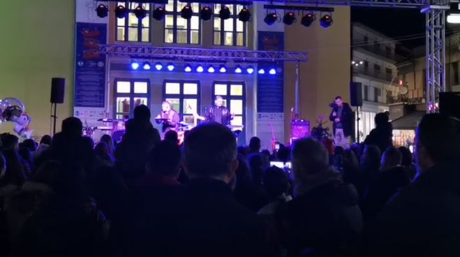 Live &tau;&omicron; ά&nu;&alpha;&mu;&mu;&alpha; &tau;&omicron;&upsilon; &Chi;&rho;&iota;&sigma;&tau;&omicron;&upsilon;&gamma;&epsilon;&nu;&nu;&iota;ά&tau;&iota;&kappa;&omicron;&upsilon; &Delta;έ&nu;&delta;&rho;&omicron;&upsilon; &sigma;&tau;&eta;&nu; &Tau;&rho;ί&pi;&omicron;&lambda;&eta;!