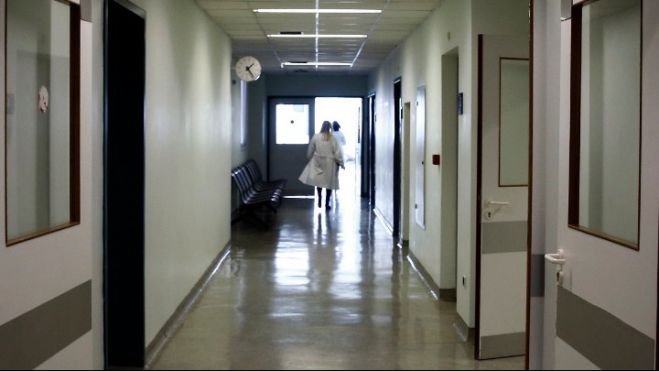 &Kappa;&omicron;&rho;&omega;&nu;&omicron;ϊό&sigmaf; | 150 &kappa;&rho;&omicron;ύ&sigma;&mu;&alpha;&tau;&alpha; &kappa;&alpha;&iota; 2 &theta;ά&nu;&alpha;&tau;&omicron;&iota; &tau;&omicron; &tau;&epsilon;&lambda;&epsilon;&upsilon;&tau;&alpha;ί&omicron; 24&omega;&rho;&omicron;