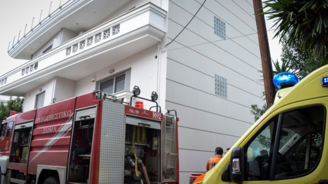 Ά&rho;&gamma;&omicron;&sigmaf; | &Sigma;&upsilon;&gamma;&kappa;&iota;&nu;&epsilon;ί &eta; &mu;&eta;&tau;έ&rho;&alpha; &tau;&eta;&sigmaf; 11&chi;&rho;&omicron;&nu;&eta;&sigmaf; &pi;&omicron;&upsilon; &delta;&omicron;&lambda;&omicron;&phi;&omicron;&nu;ή&theta;&eta;&kappa;&epsilon; &alpha;&pi;ό &tau;&omicron;&nu; &alpha;&delta;&epsilon;&rho;&phi;ό &tau;&eta;&sigmaf;: &laquo;&Delta;&epsilon;&nu; &mu;&pi;ό&rho;&epsilon;&sigma;&alpha; &nu;&alpha; &sigma;&epsilon; &pi;&rho;&omicron;&sigma;&tau;&alpha;&tau;έ&psi;&omega;&raquo;