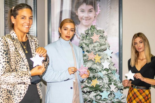 &Eta; &Epsilon;&lambda;έ&nu;&eta; &Phi;&omicron;&upsilon;&rho;έ&iota;&rho;&alpha; &kappa;&alpha;&iota; &eta; &Mu;&epsilon;&lambda;ί&nu;&alpha; &epsilon;&gamma;&kappa;&alpha;&iota;&nu;ί&alpha;&sigma;&alpha;&nu; &tau;&eta; &nu;έ&alpha; &sigma;&epsilon;&zeta;ό&nu; &gamma;&iota;&alpha; &tau;&omicron; &Alpha;&sigma;&tau;έ&rho;&iota; &tau;&eta;&sigmaf; &Epsilon;&upsilon;&chi;ή&sigmaf;