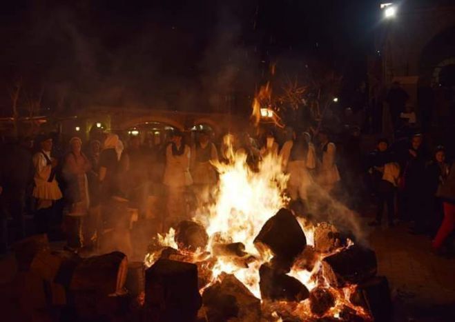 &Tau;&omicron; &Nu;&omicron;έ&mu;&beta;&rho;&iota;&omicron; &eta; &Gamma;&iota;&omicron;&rho;&tau;ή &Chi;&epsilon;&iota;&mu;ώ&nu;&alpha; &sigma;&tau;&eta;&nu; &Alpha;&lambda;&omega;&nu;ί&sigma;&tau;&alpha;&iota;&nu;&alpha;