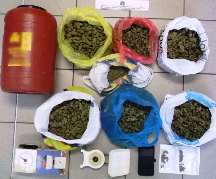 Καλαμάτα - Σχεδόν 3,5 κιλά κάνναβης εντόπισε η Αστυνομία σε σπίτι!