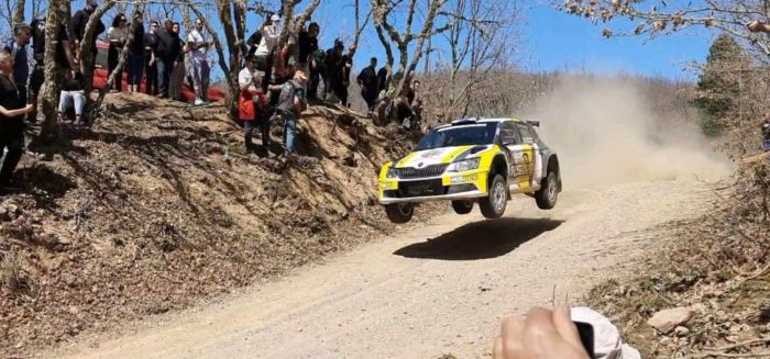 Εντυπωσιακό rally χώματος στις Καρύες Λακωνίας! (εικόνες)