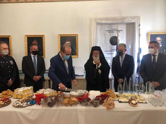 &Omicron; &epsilon;&omicron;&rho;&tau;&alpha;&sigma;&mu;ό&sigmaf; &tau;&eta;&sigmaf; &Pi;&rho;&omega;&tau;&omicron;&chi;&rho;&omicron;&nu;&iota;ά&sigmaf; &sigma;&tau;&omicron; &kappa;&epsilon;&nu;&tau;&rho;&iota;&kappa;ό &kappa;&tau;ί&rho;&iota;&omicron; &tau;&eta;&sigmaf; &Pi;&epsilon;&rho;&iota;&phi;έ&rho;&epsilon;&iota;&alpha;&sigmaf; &sigma;&tau;&eta;&nu; &Tau;&rho;ί&pi;&omicron;&lambda;&eta; (&epsilon;&iota;&kappa;ό&nu;&epsilon;&sigmaf;)