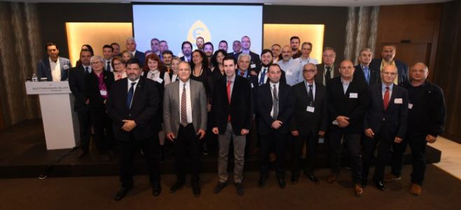 &Tau;&sigma;&iota;ά&rho;&tau;&alpha;&sigmaf;: "&Delta;ί&nu;&omega; &alpha;&sigma;ί&sigma;&tau; &sigma;&tau;&eta;&nu; &Epsilon;&Theta;&Nu;&Iota;&Kappa;&Eta; &Delta;&Eta;&Mu;&Iota;&Omicron;&Upsilon;&Rho;&Gamma;&Iota;&Alpha; &gamma;&iota;&alpha; &nu;&alpha; &mu;&pi;&epsilon;&iota; &sigma;&tau;&eta; &Beta;&omicron;&upsilon;&lambda;ή"!