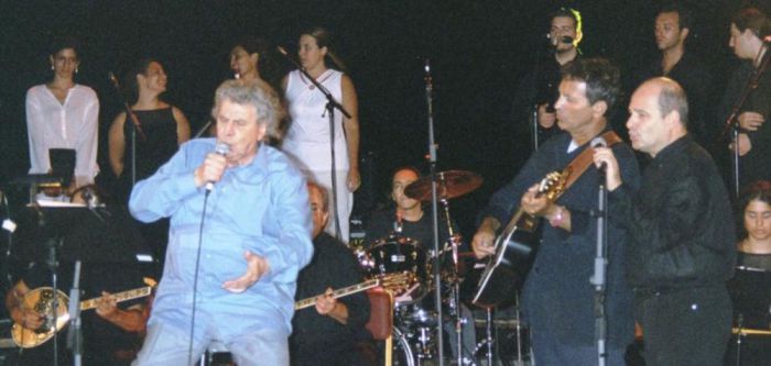 Δημητσάνα | Μίκης και Νταλάρας στο φινάλε της αξέχαστης συναυλίας το 2003! (vd)