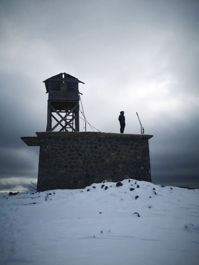 &Pi;&upsilon;&rho;&omicron;&phi;&upsilon;&lambda;ά&kappa;&iota;&omicron; &Mu;&alpha;&delta;ά&rho;&alpha;&sigmaf;: "&Sigma;&tau;&upsilon;&lambda;&iota;&alpha;&nu;ό&sigmaf; &Alpha;&rho;&gamma;&upsilon;&rho;ό&pi;&omicron;&upsilon;&lambda;&omicron;&sigmaf;"