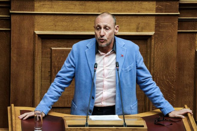 &Beta;&omicron;&upsilon;&lambda;&epsilon;&upsilon;&tau;ή&sigmaf; &Mu;έ&Rho;&Alpha; 25: &laquo;&Alpha;&lambda;&alpha;&phi;&omicron;ύ&zeta;&omicron;&sigmaf;, &Mu;&alpha;&rho;&iota;&nu;ά&kappa;&eta;&sigmaf;, &Beta;&alpha;&rho;&delta;&iota;&nu;&omicron;&gamma;&iota;ά&nu;&nu;&eta;&sigmaf; &lambda;έ&nu;&epsilon; &epsilon;&mu;ά&sigmaf; &ldquo;&Pi;&omicron;&upsilon;&tau;&iota;&nu;ά&kappa;&iota;&alpha;&rdquo; &kappa;&alpha;&iota; &pi;&lambda;&omicron;&upsilon;&tau;ί&zeta;&omicron;&upsilon;&nu; &mu;&epsilon; &rho;&omega;&sigma;&iota;&kappa;ό &pi;&epsilon;&tau;&rho;έ&lambda;&alpha;&iota;&omicron;&raquo; (vd)
