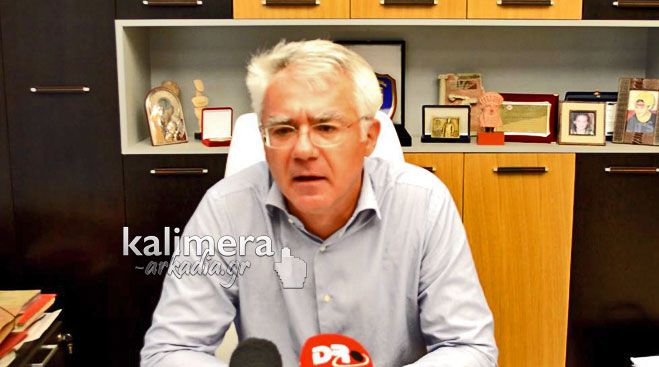Σμυρνιώτης: «Της περόνη της χειροβομβίδας με τα σκουπίδια την τράβηξε μόνη της η Δημοτική Αρχή»! (vd)