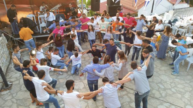 Ξημέρωσε και δεν σταμάτησαν να χορεύουν στο πανηγύρι του Πραστού (vd)!