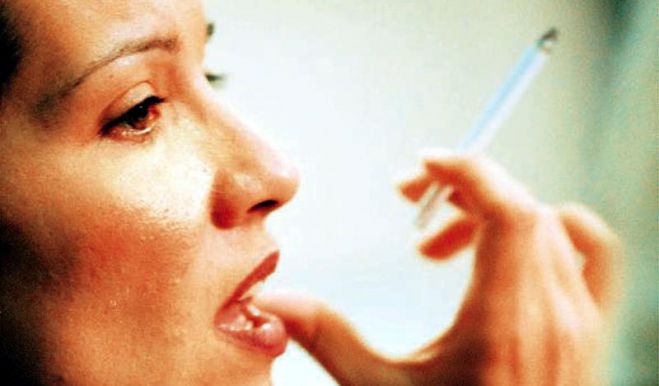 Υγεία: Το κάπνισμα φέρνει πρόωρη εμμηνόπαυση στις γυναίκες