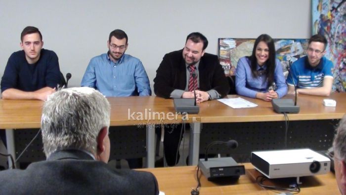 Ακούει κανείς τους φοιτητές; Ζητούν στάση λεωφορείου και φωτισμό στο δρόμο προς το Πανεπιστημίο
